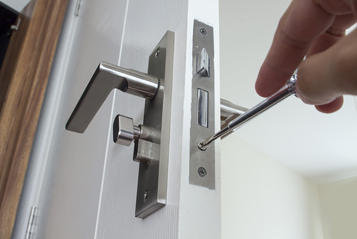 Our local locksmiths are able to repair and install door locks for properties in Oadby and the local area.